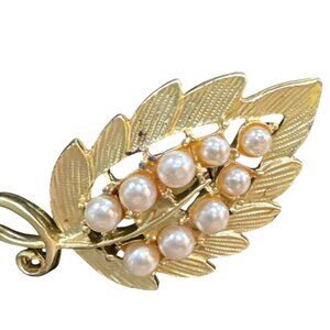 Vintage Mid-century Modern Brooch| Gold Tone Faux Pearls Costume Fashion Jewelry